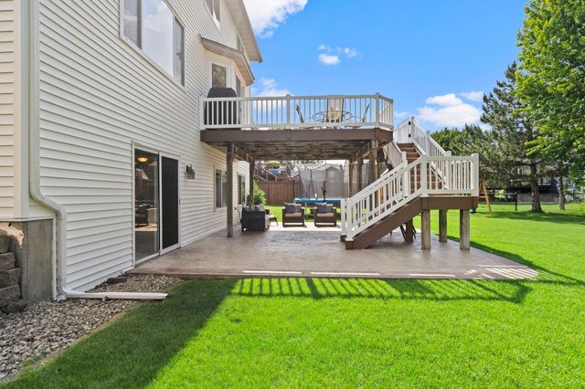 2721 Pampas Court, Shakopee, MN 55379
