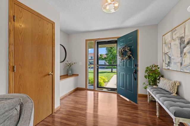 2721 Pampas Court, Shakopee, MN 55379