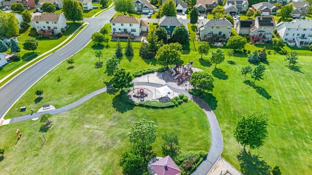 2721 Pampas Court, Shakopee, MN 55379