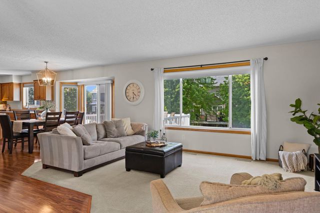 2721 Pampas Court, Shakopee, MN 55379