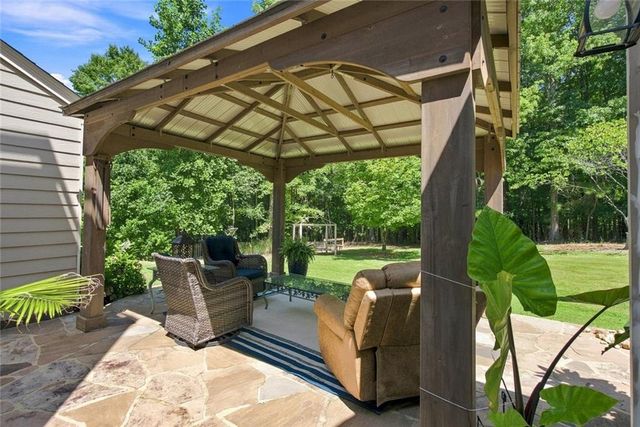 517 Huntgate Road, Woodstock, GA 30189