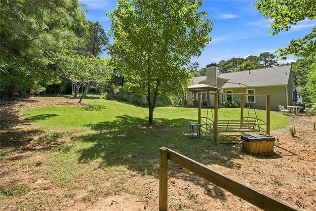 517 Huntgate Road, Woodstock, GA 30189