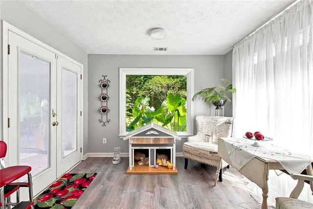 517 Huntgate Road, Woodstock, GA 30189