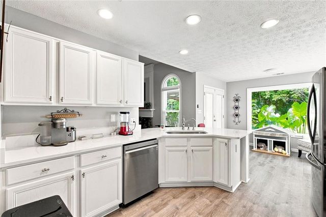 517 Huntgate Road, Woodstock, GA 30189