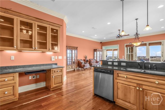 107 Broad Street D, Darien, GA 31305