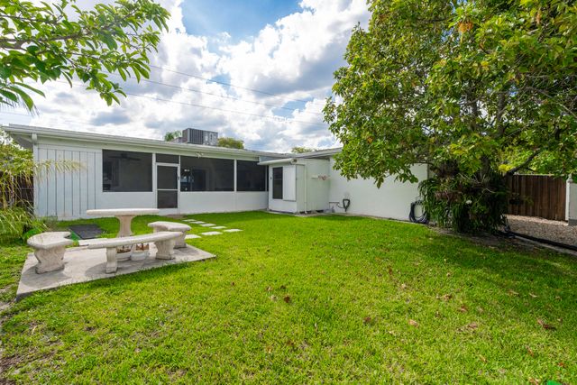 2141 N 56th Avenue, Hollywood, FL 33021
