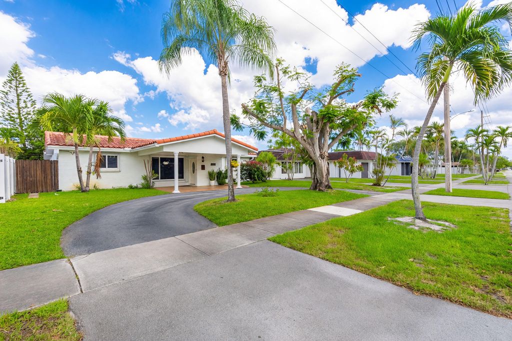 2141 N 56th Avenue, Hollywood, FL 33021