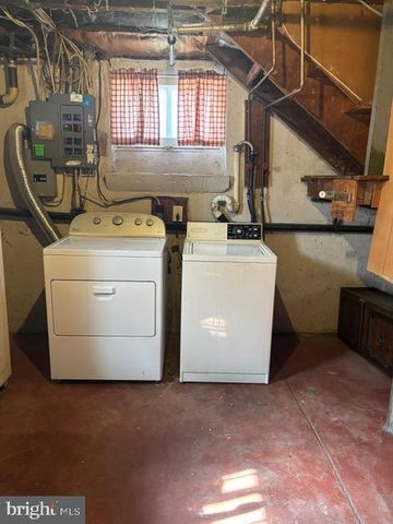 257 NEWPORTVILLE RD, Croydon, PA 19021