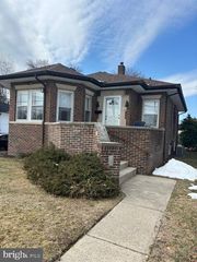 257 NEWPORTVILLE RD, Croydon, PA 19021