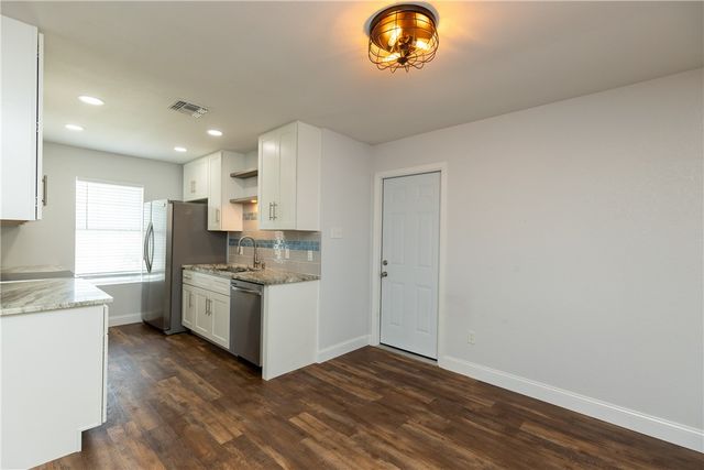 842 Quetzal St, Corpus Christi, TX 78418