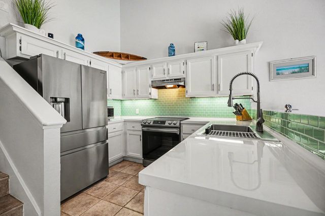 3700 83rd Street 10, Galveston, TX 77554