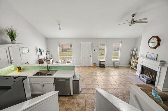 3700 83rd Street 10, Galveston, TX 77554