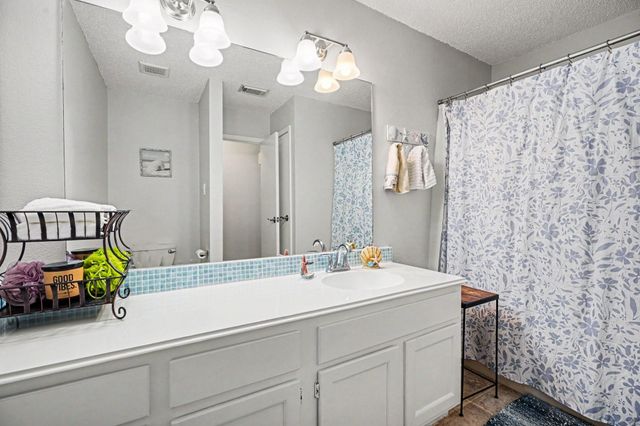 3700 83rd Street 10, Galveston, TX 77554