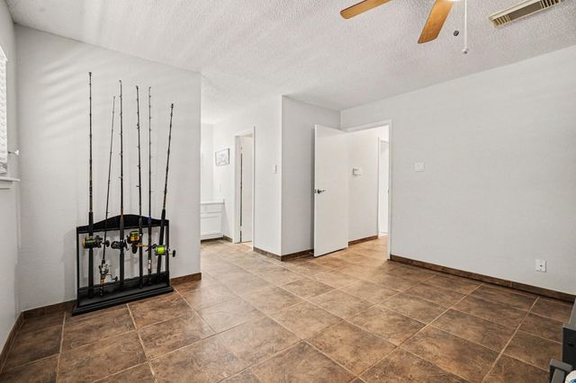 3700 83rd Street 10, Galveston, TX 77554
