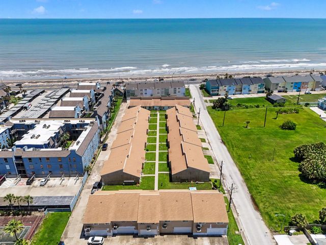 3700 83rd Street 10, Galveston, TX 77554