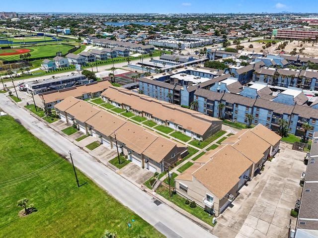 3700 83rd Street 10, Galveston, TX 77554