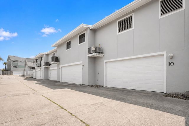3700 83rd Street 10, Galveston, TX 77554