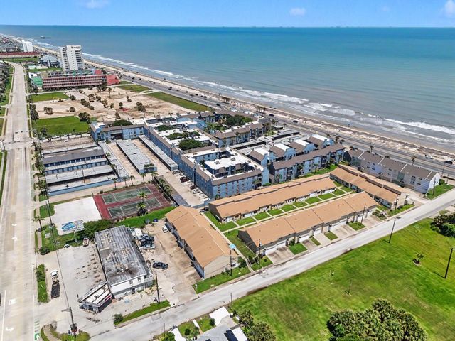 3700 83rd Street 10, Galveston, TX 77554