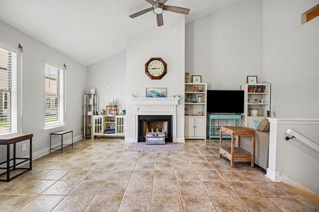 3700 83rd Street 10, Galveston, TX 77554