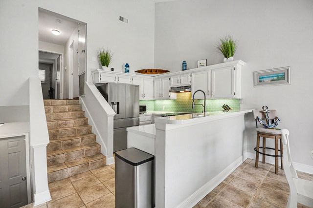 3700 83rd Street 10, Galveston, TX 77554