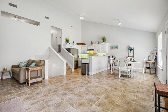 3700 83rd Street 10, Galveston, TX 77554