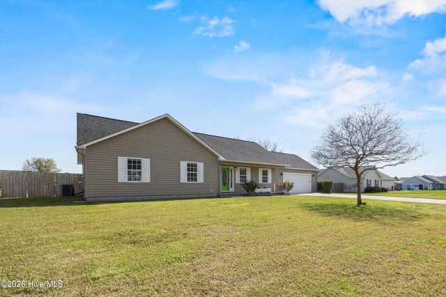 128 Airleigh Place, Richlands, NC 28574