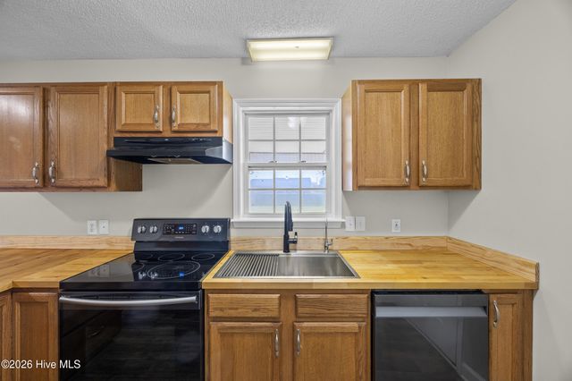 128 Airleigh Place, Richlands, NC 28574