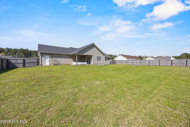 128 Airleigh Place, Richlands, NC 28574