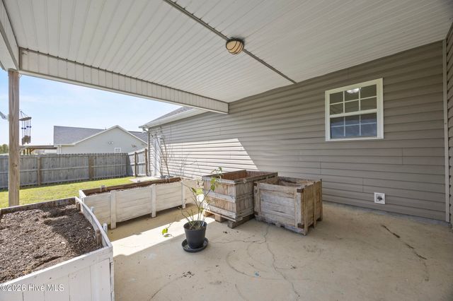 128 Airleigh Place, Richlands, NC 28574