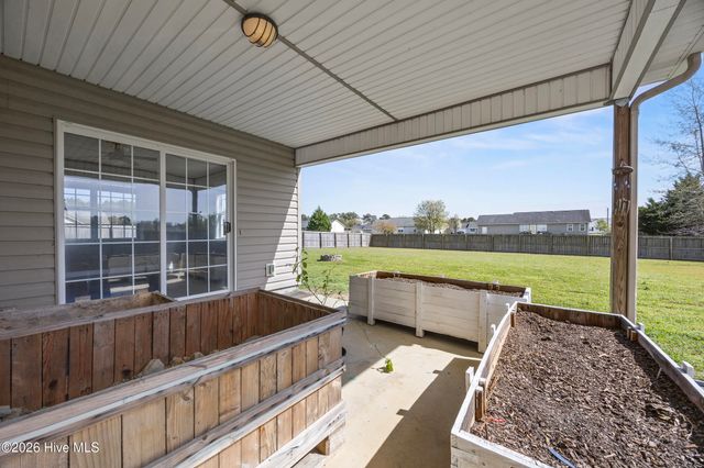 128 Airleigh Place, Richlands, NC 28574