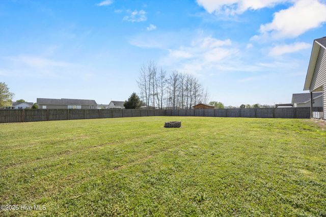 128 Airleigh Place, Richlands, NC 28574