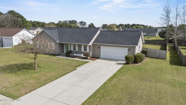 128 Airleigh Place, Richlands, NC 28574