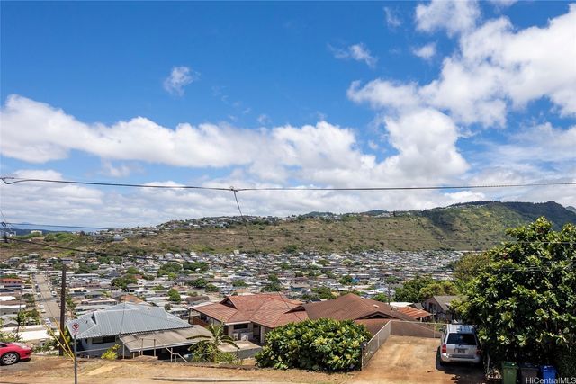 1439 Center Street, Honolulu, HI 96816