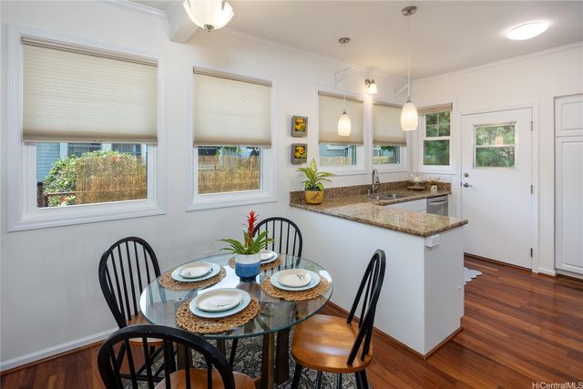 1439 Center Street, Honolulu, HI 96816