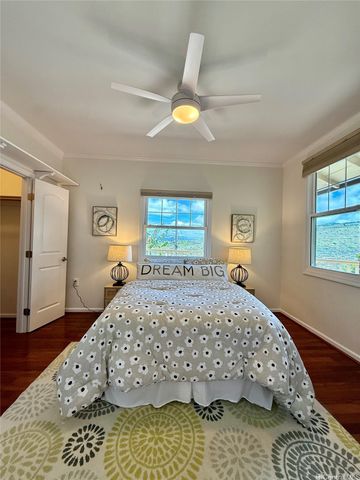 1439 Center Street, Honolulu, HI 96816
