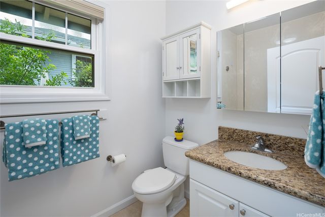 1439 Center Street, Honolulu, HI 96816