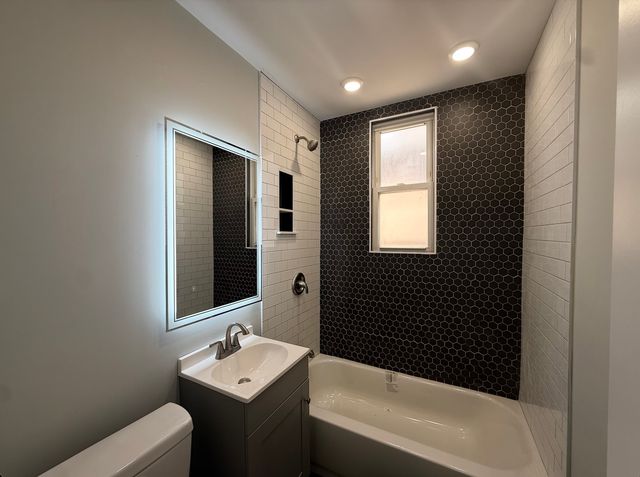 9344 S Michigan Avenue, Chicago, IL 60619