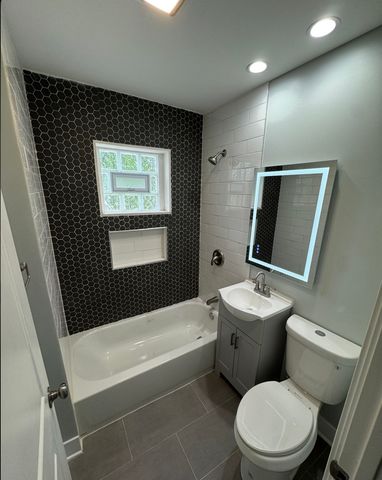 9344 S Michigan Avenue, Chicago, IL 60619