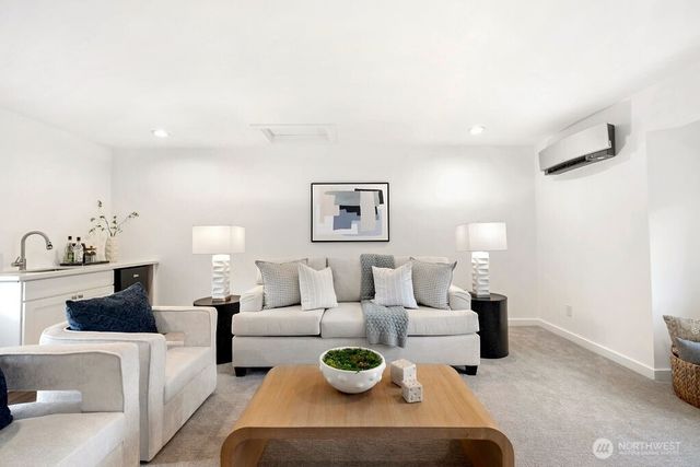 4837 S Holly Street, Seattle, WA 98118