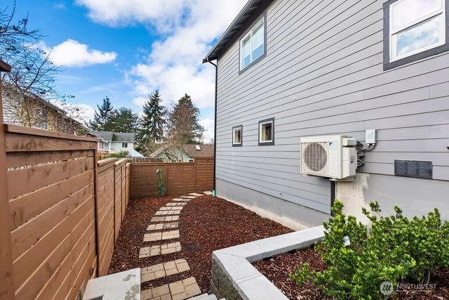 4837 S Holly Street, Seattle, WA 98118