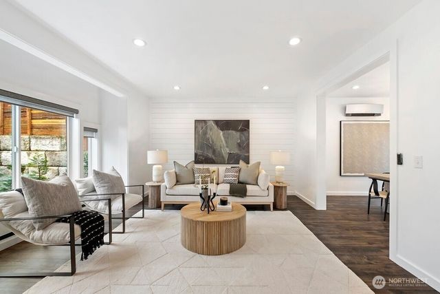 4837 S Holly Street, Seattle, WA 98118