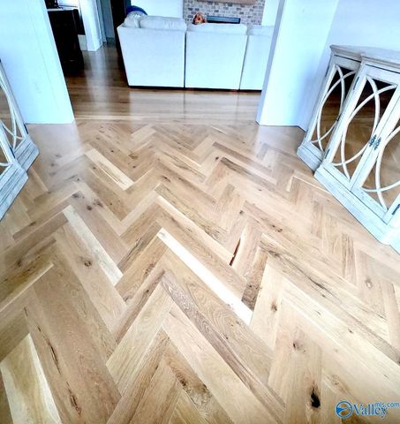 210 Legendary Drive, Guntersville, AL 35976