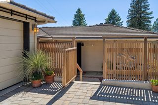 98 Fairlawn Dr, Berkeley, CA 94708
