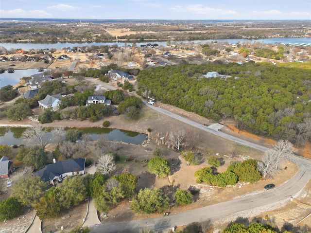712 Goldeneye Drive, Granbury, TX 76049