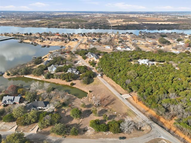 712 Goldeneye Drive, Granbury, TX 76049