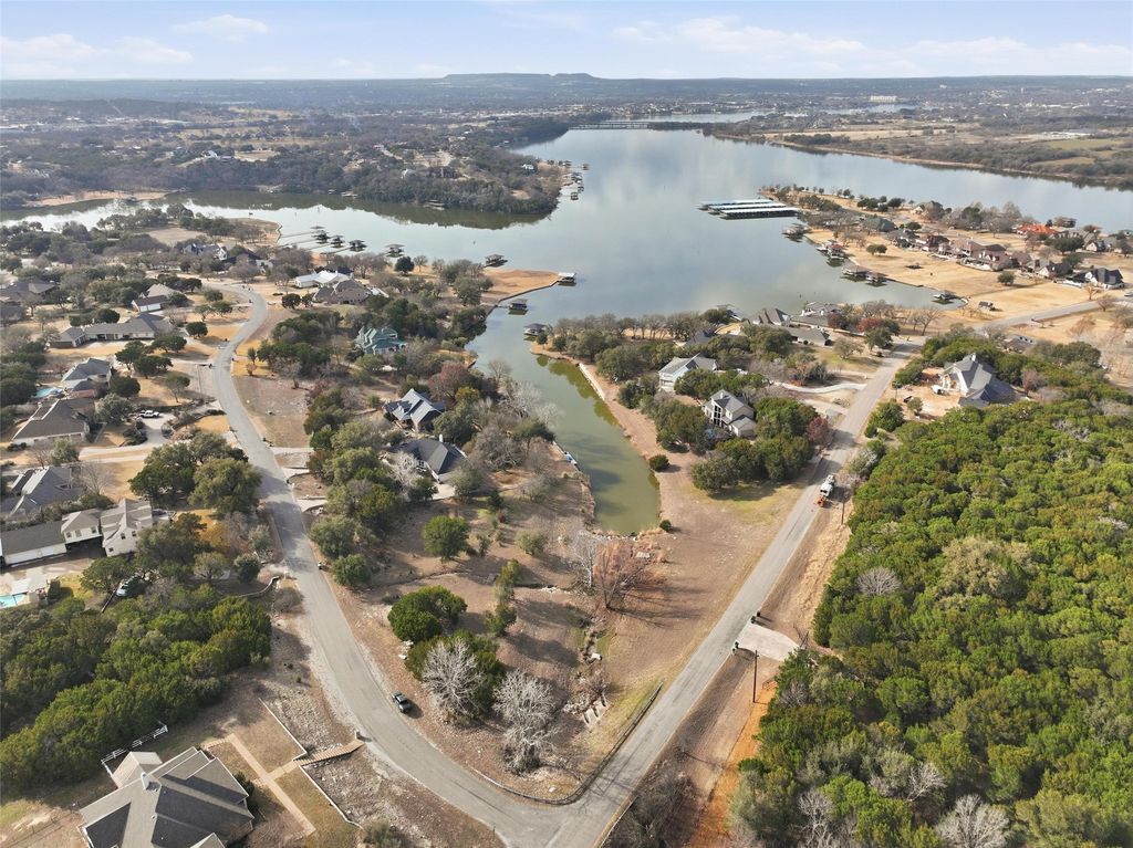 712 Goldeneye Drive, Granbury, TX 76049
