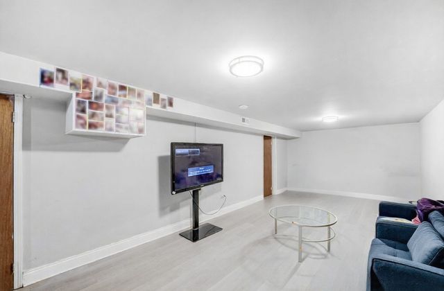 8054 S Jeffery Boulevard, Chicago, IL 60617