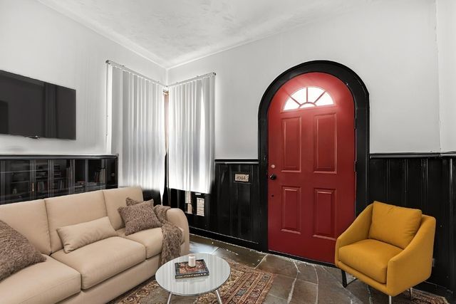 8054 S Jeffery Boulevard, Chicago, IL 60617