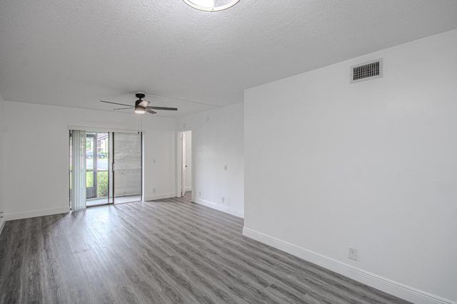 7094 Golf Colony Court 102, Lake Worth, FL 33467