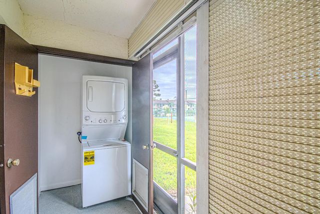 7094 Golf Colony Court 102, Lake Worth, FL 33467